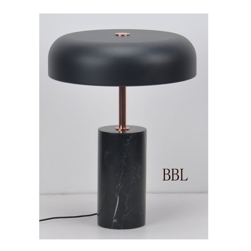 LED Tischlampe mit schwarzem Marmorsockel und Metallschirm